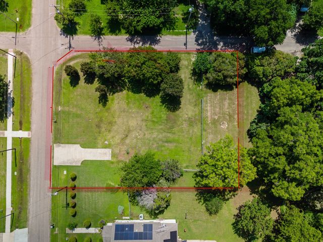 306 Gene Autry Drive, Tioga, TX 76271