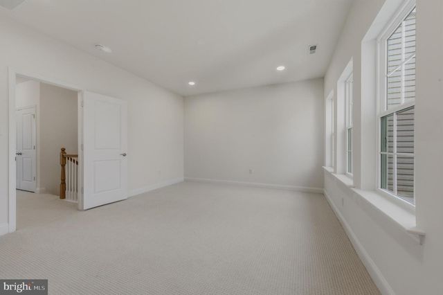 257 GROVE VIEW DR, Hockessin, DE 19707