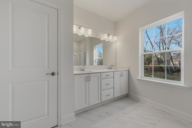 257 GROVE VIEW DR, Hockessin, DE 19707