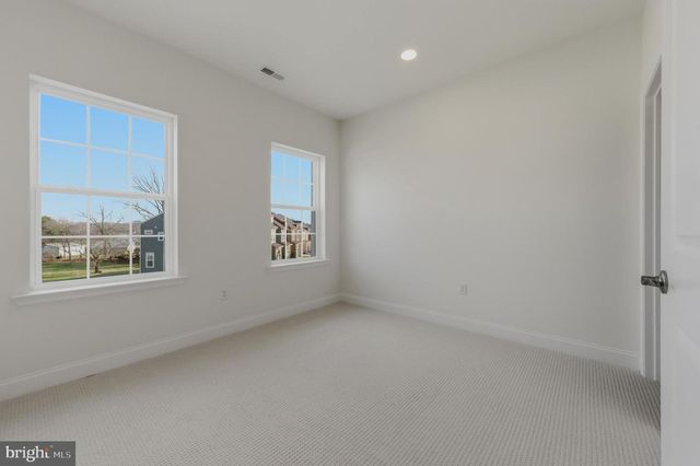 257 GROVE VIEW DR, Hockessin, DE 19707