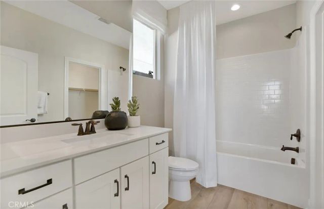 814 Divot Court, Perris, CA 92571