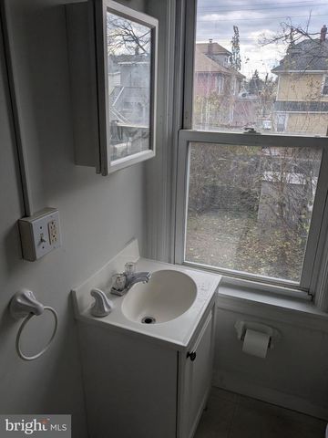 2033 GENESEE ST, Hamilton, NJ 08610