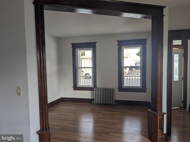 2033 GENESEE ST, Hamilton, NJ 08610