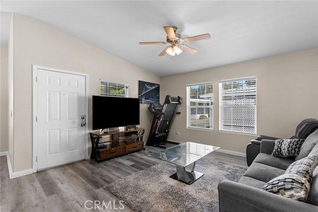 11401 Topanga Canyon Boulevard 35, Chatsworth (los Angeles), CA 91311