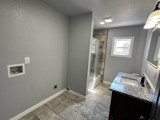 109 N Maple Street, Monett, MO 65708