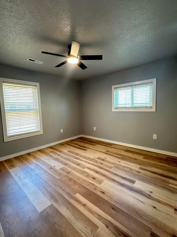 109 N Maple Street, Monett, MO 65708