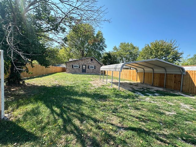 109 N Maple Street, Monett, MO 65708