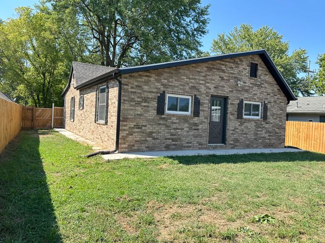 109 N Maple Street, Monett, MO 65708