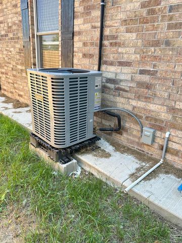 109 N Maple Street, Monett, MO 65708