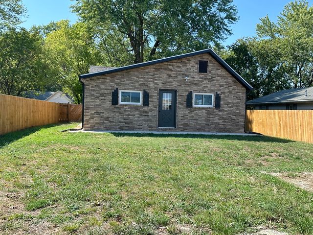 109 N Maple Street, Monett, MO 65708