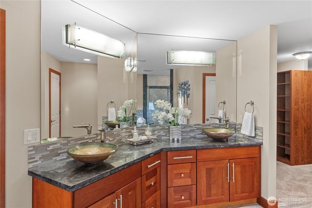 20619 NE 16th Street, Sammamish, WA 98074