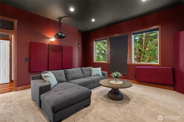 20619 NE 16th Street, Sammamish, WA 98074