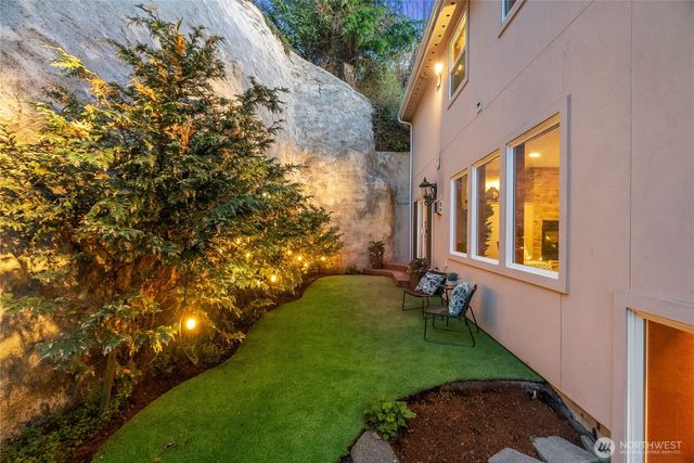 20619 NE 16th Street, Sammamish, WA 98074