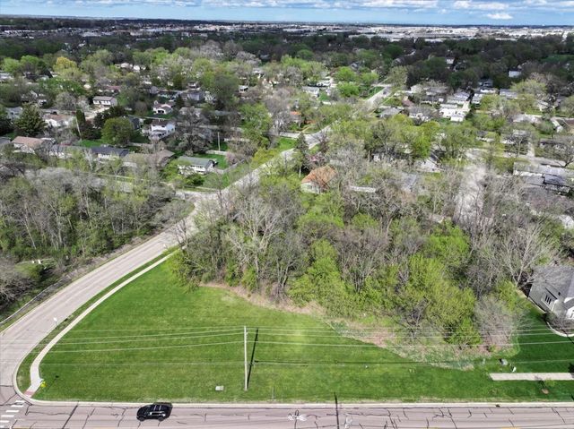 1009 S 9th Avenue, St. Charles, IL 60174