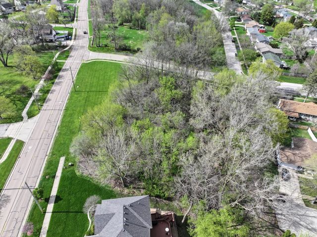 1009 S 9th Avenue, St. Charles, IL 60174