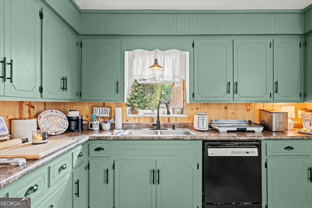 184 Garrett Circle, Carrollton, GA 30117