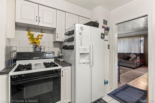 22151 Whitmore Street, Oak Park, MI 48237