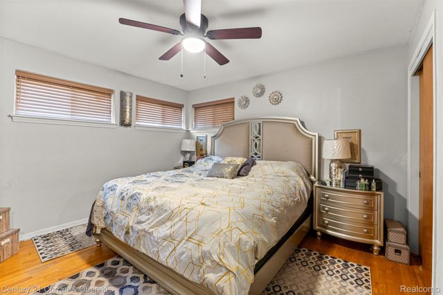 22151 Whitmore Street, Oak Park, MI 48237