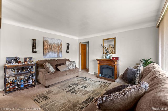 22151 Whitmore Street, Oak Park, MI 48237