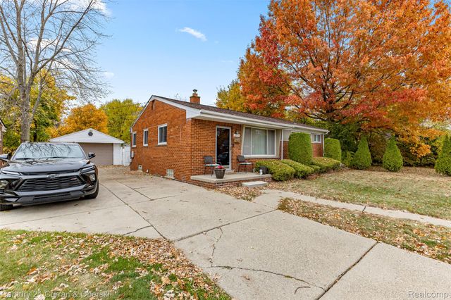 22151 Whitmore Street, Oak Park, MI 48237
