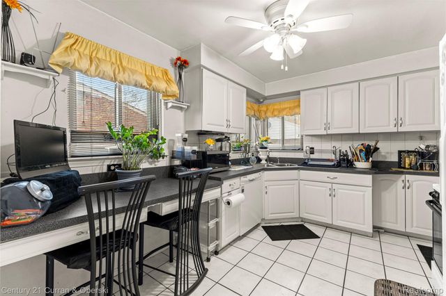 22151 Whitmore Street, Oak Park, MI 48237