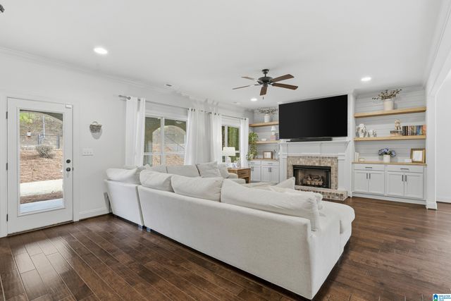 366 STRATHAVEN DRIVE, Pelham, AL 35124