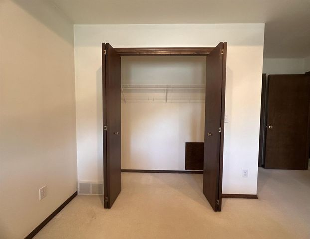 2704 BROOKVIEW DRIVE, Green Bay, WI 54313