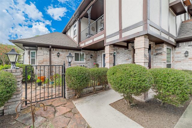 20207 Hampshire Rocks Drive, Katy, TX 77450