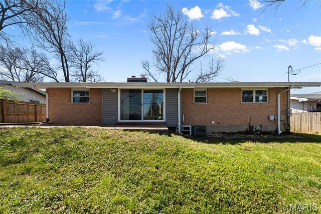 21 Graeler Drive, St Louis, MO 63146