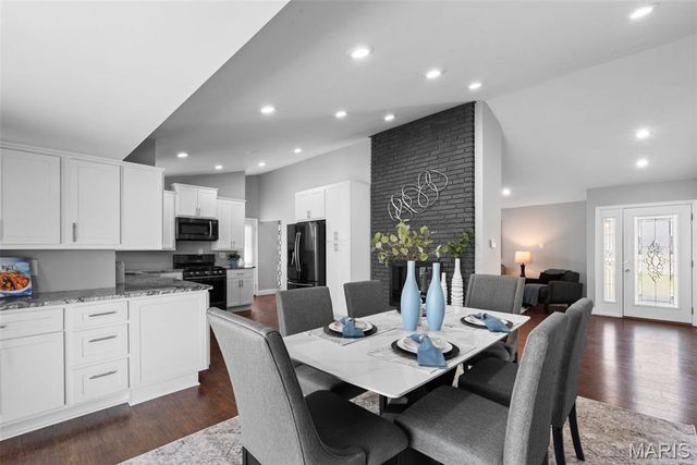 21 Graeler Drive, St Louis, MO 63146