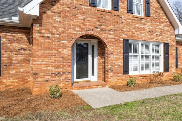 217 Mctavish Lane, Winston-salem, NC 27103