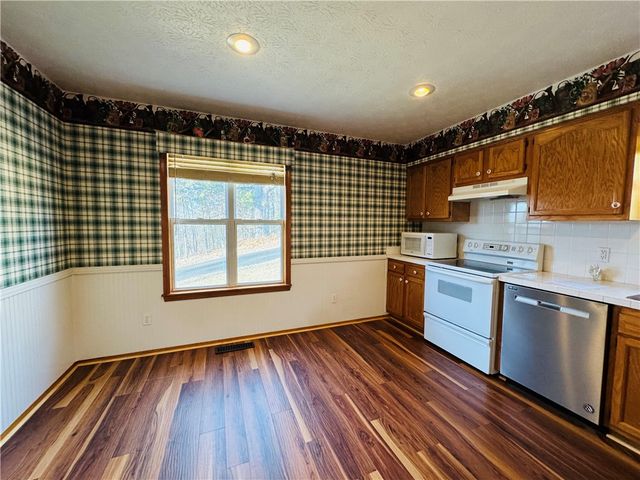 51 NW Ridge Drive, Eureka Springs, AR 72631