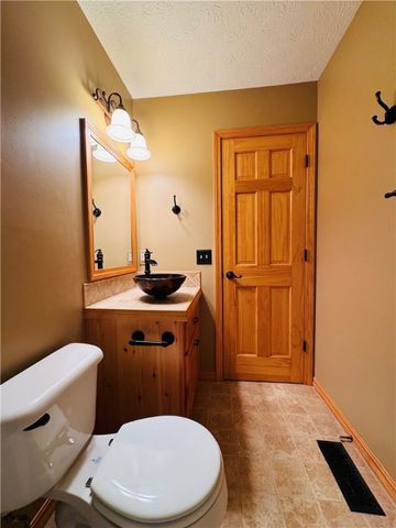 51 NW Ridge Drive, Eureka Springs, AR 72631