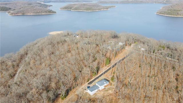 51 NW Ridge Drive, Eureka Springs, AR 72631