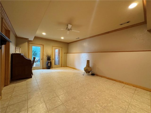 51 NW Ridge Drive, Eureka Springs, AR 72631