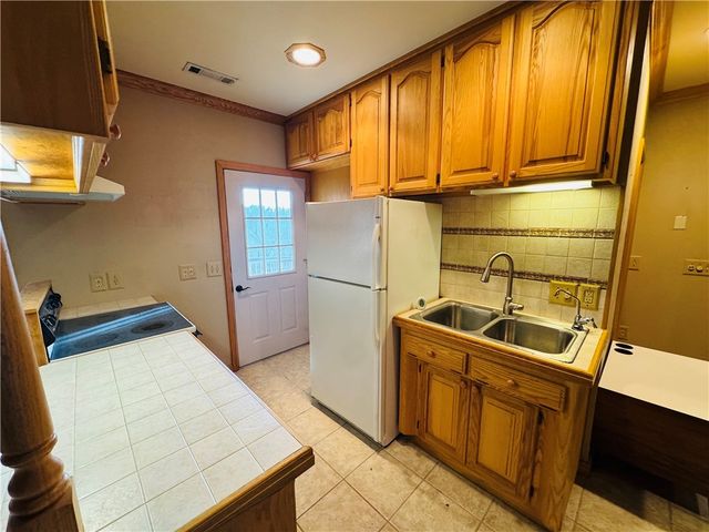 51 NW Ridge Drive, Eureka Springs, AR 72631