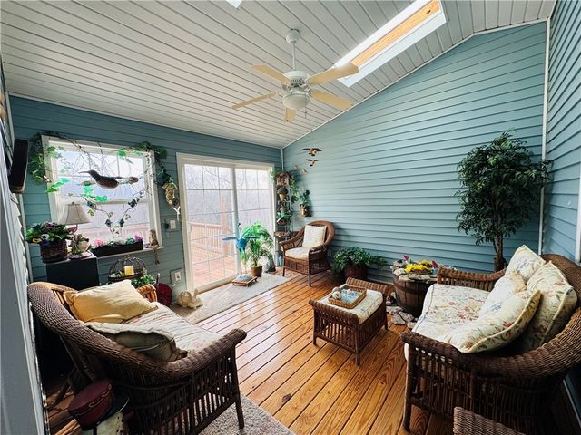 51 NW Ridge Drive, Eureka Springs, AR 72631