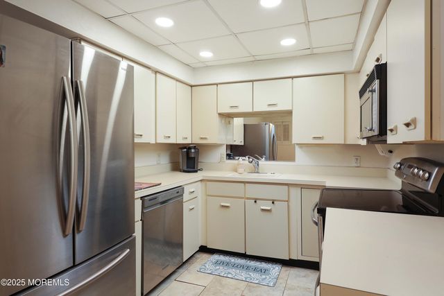 2 Columbia Drive, Tinton Falls, NJ 07724