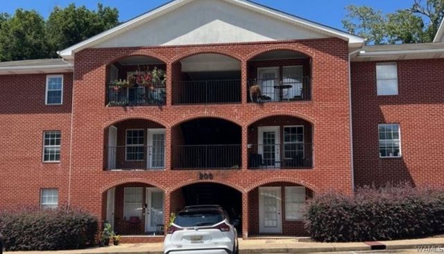 2515 Veterans Mem 402, Tuscaloosa, AL 35404
