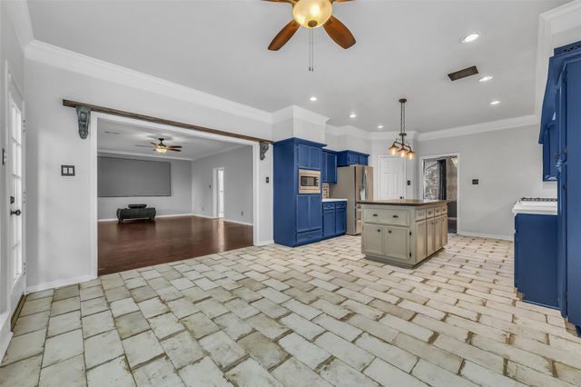 2111 Riverside Drive, League City, TX 77573