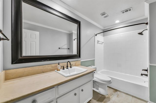 2111 Riverside Drive, League City, TX 77573