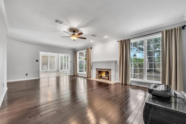2111 Riverside Drive, League City, TX 77573