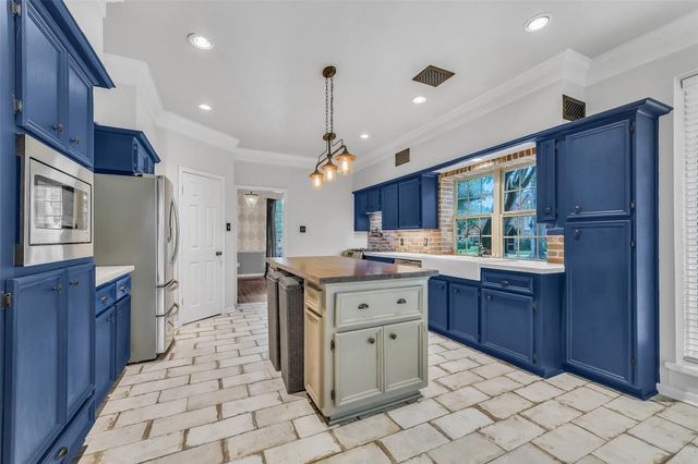 2111 Riverside Drive, League City, TX 77573
