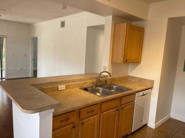 2412 Centergate Dr 201, Miramar, FL 33025