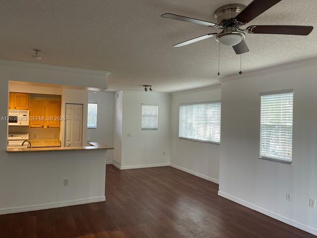 2412 Centergate Dr 201, Miramar, FL 33025