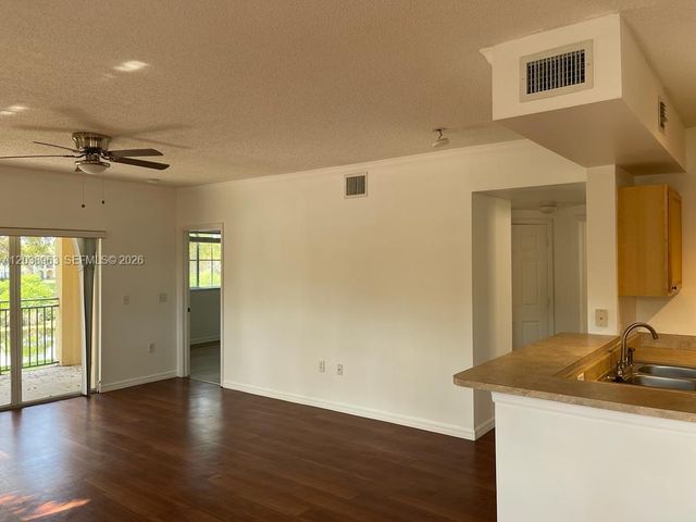 2412 Centergate Dr 201, Miramar, FL 33025