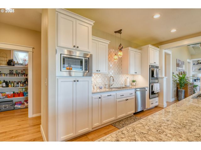 70349 LAKESIDE Rd, Pendleton, OR 97801