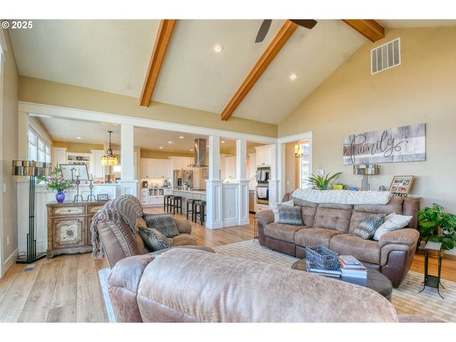 70349 LAKESIDE Rd, Pendleton, OR 97801