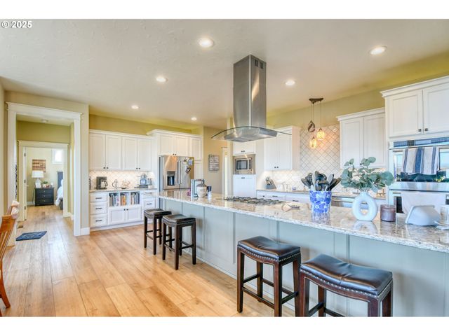 70349 LAKESIDE Rd, Pendleton, OR 97801