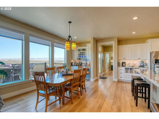 70349 LAKESIDE Rd, Pendleton, OR 97801